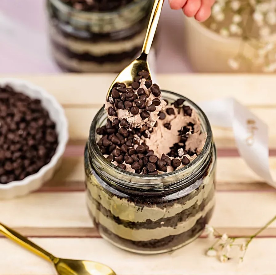 Choco-Chip-Delight-Duo-of-Sweet-Cream-Cake-Jars-1-2.jpg