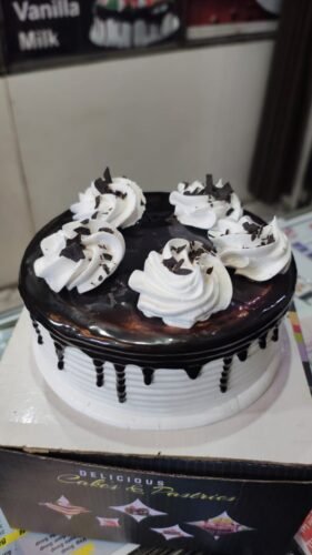 Kitkat Cake photo review