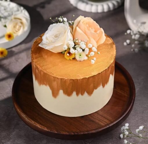 Golden Floral Wedding Cake with beautiful gold and floral design for weddings