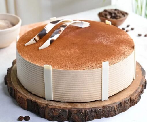 Indulgent Vanilla Latte Cake with Coffee and Vanilla Combination