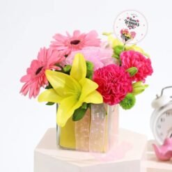 Exquisite Women’s Day floral arrangement featuring vibrant fresh blooms, symbolizing grace, empowerment, and appreciation for the incredible women in your life.