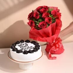 Mom Is The Boss Combo — delightful Mother’s Day combo featuring a themed cake and fresh flowers celebrating Mom’s strength and love.