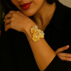 Anti-Tarnish Blooming Petal Triple Flower Bracelet – Gold Finish